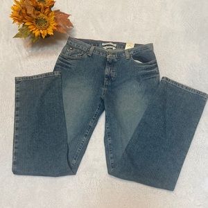 NWT Tommy Hilfiger Size 8L Boyfriend Jeans